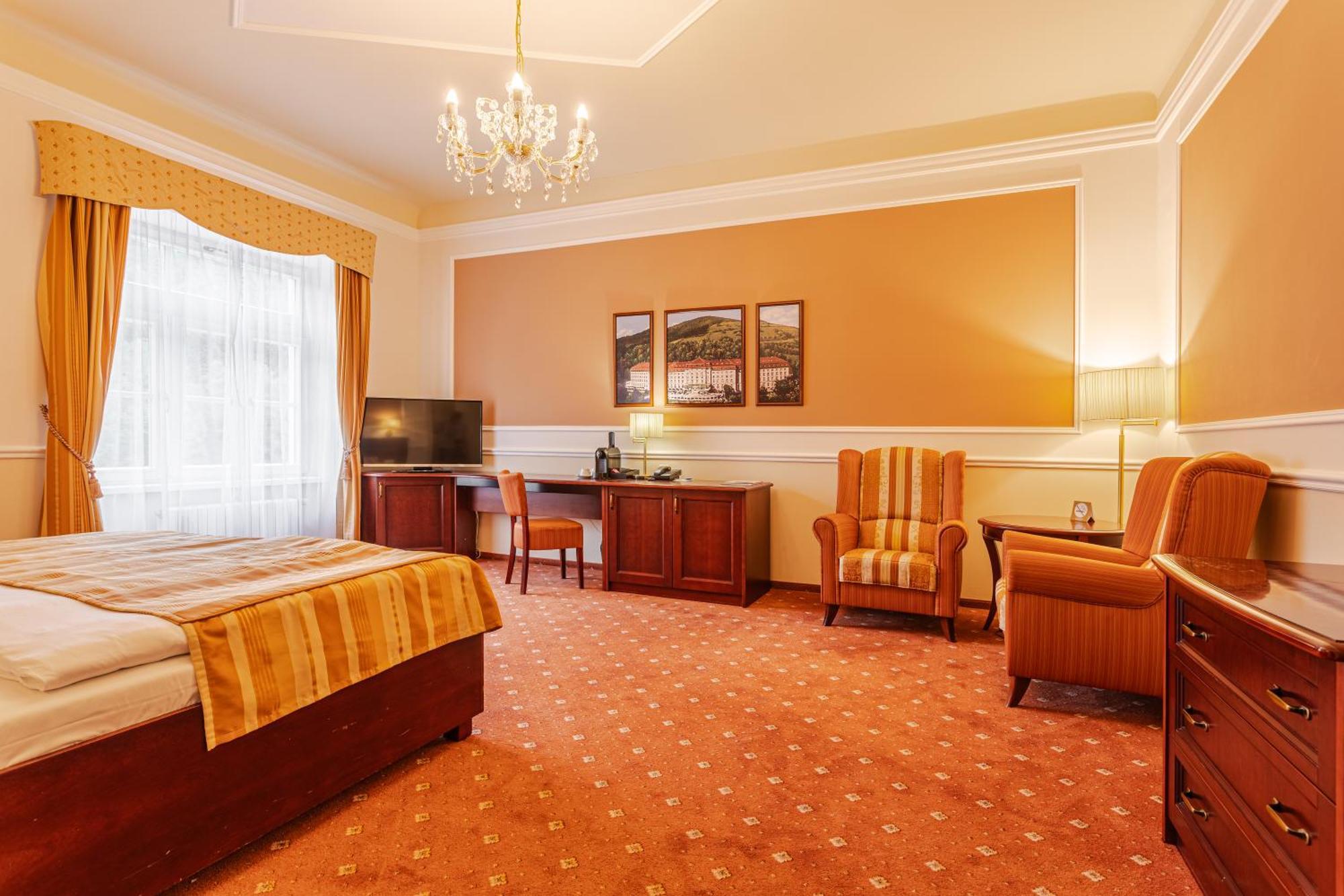 Hotel Radium Palace Jáchymov Kültér fotó