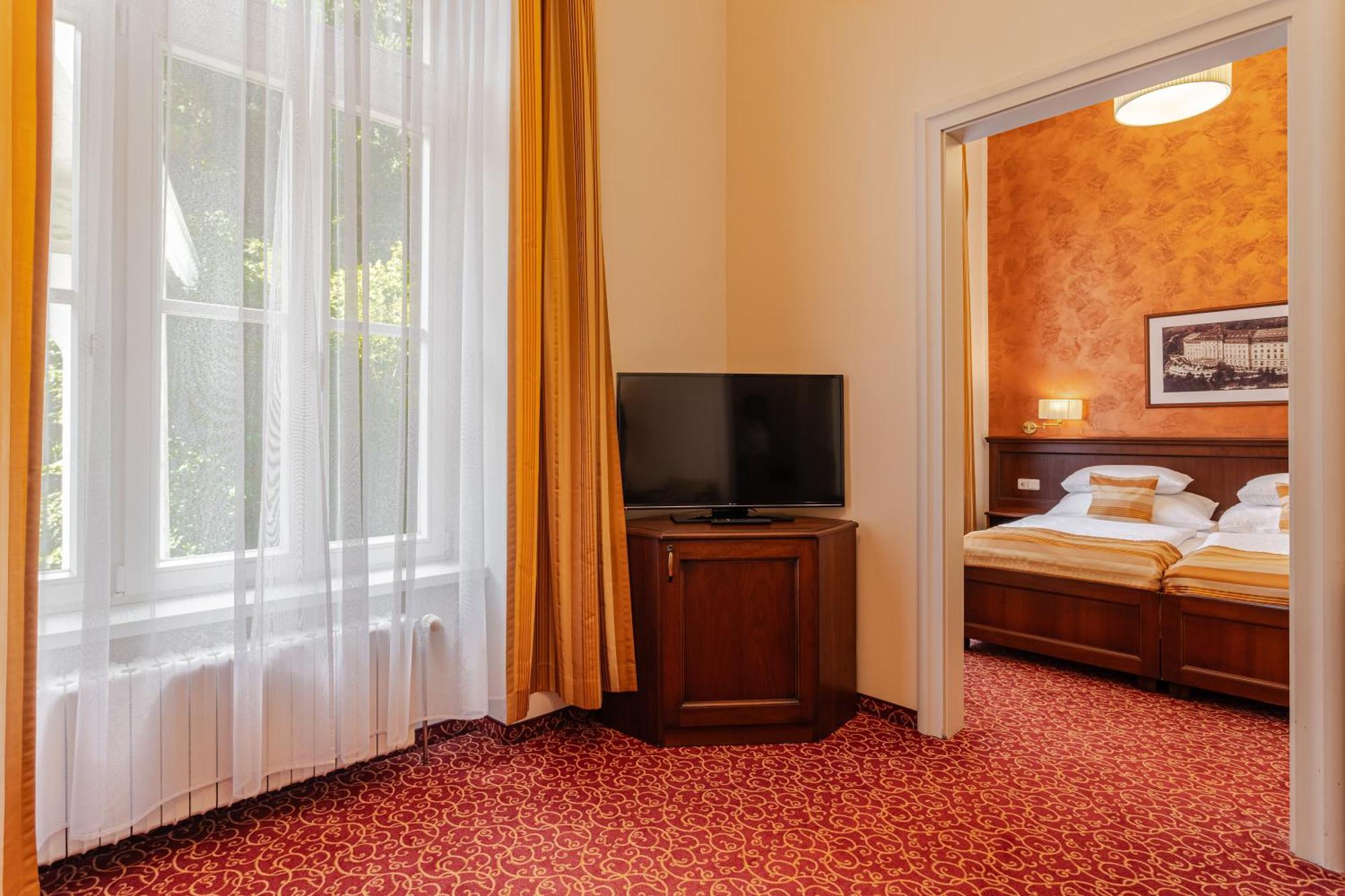 Hotel Radium Palace Jáchymov Kültér fotó