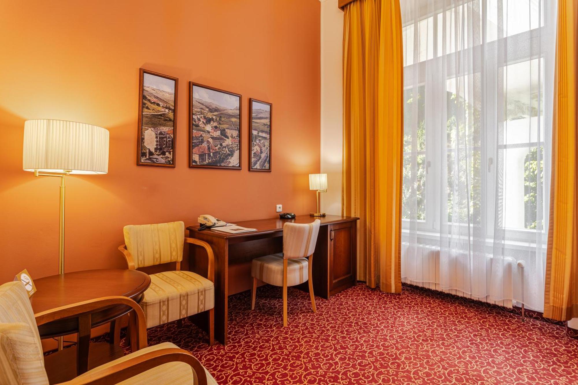 Hotel Radium Palace Jáchymov Kültér fotó